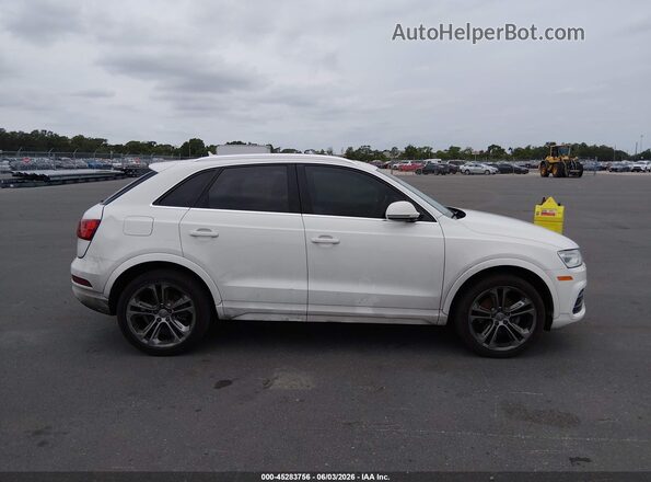 WA1BFCFS2GR018775 2016 AUDI Q3 White Вид задньої частини салону