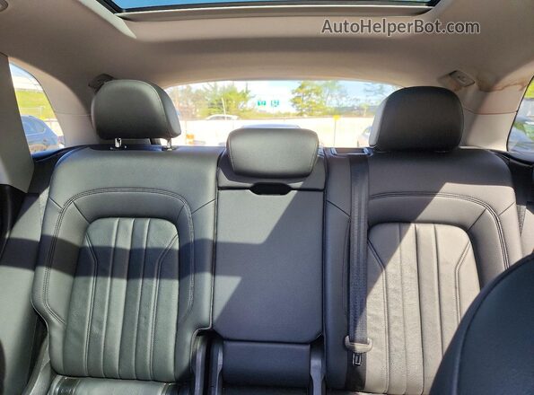 WA1BNAFY1J2016804 2018 AUDI Q5 Белый Вид задних сидений