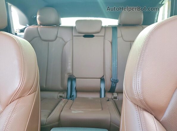 WA1BNAFY1L2097161 2020 AUDI Q5 White Rear seats view