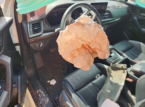 WA1BNAFY2K2076169 2019 AUDI Q5 White Առջևի վահանակի տեսք