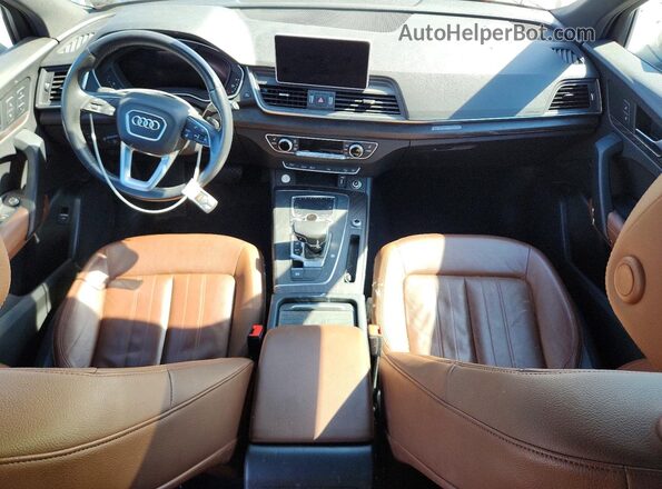 WA1BNAFY3L2046471 2020 AUDI Q5 Silver Առջևի վահանակի տեսք