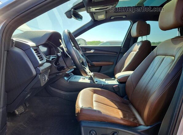 WA1BNAFY3L2046471 2020 AUDI Q5 Silver Սալոնի դիմացի տեսք