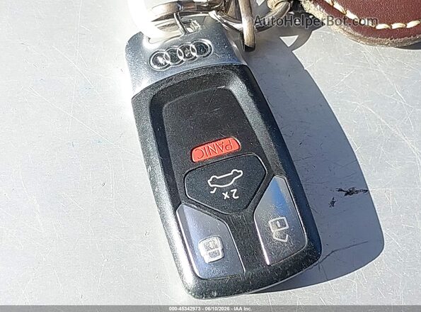WA1BNAFY4K2124223 2019 AUDI Q5 White Vista del salpicadero