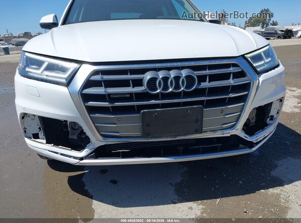 WA1BNAFY5K2085254 2019 AUDI Q5 White Front view