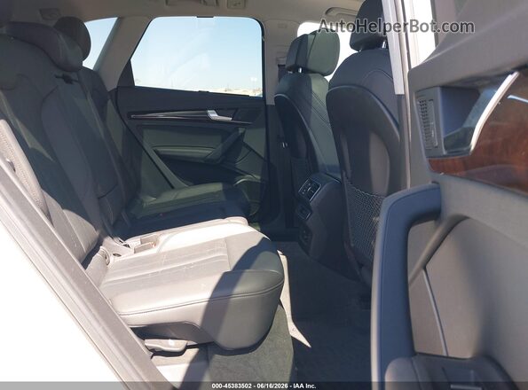 WA1BNAFY5K2085254 2019 AUDI Q5 White VIN sticker view