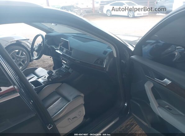 WA1BNAFY9J2174677 2018 AUDI Q5 Black წინა სალონის ხედი