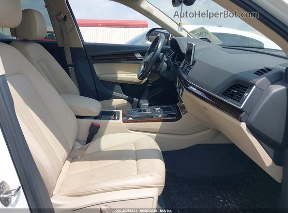WA1BNAFY9J2199515 2018 AUDI Q5 White წინა სალონის ხედი