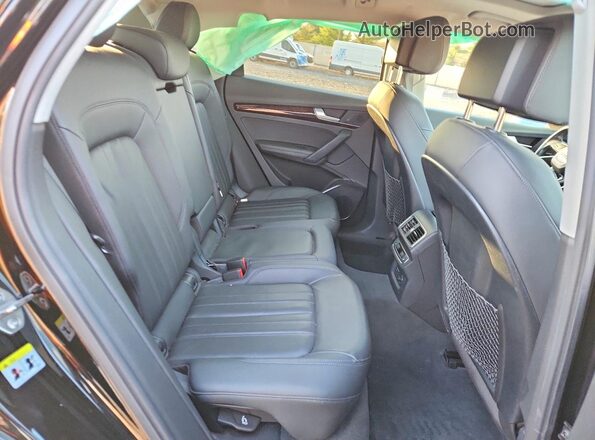 WA1BNAFYXK2099201 2019 AUDI Q5 Black Rear interior view