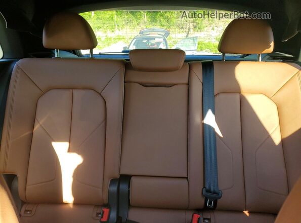 WA1BUDF30R1102518 2024 AUDI Q3 Blue უკანა სავარძლების ხედი