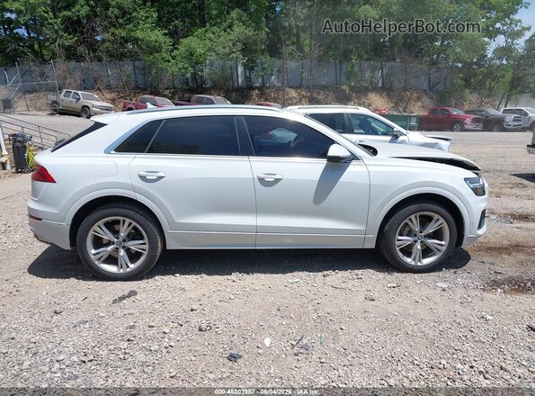 WA1BVAF16KD005211 2019 AUDI Q8 White Widok wnętrza z tyłu