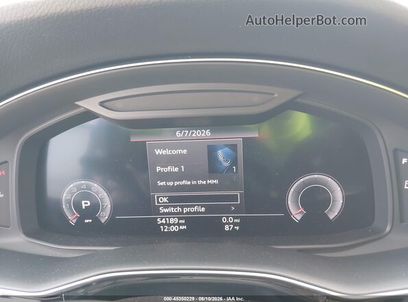 WA1BVAF17KD038184 2019 AUDI Q8 Silver უკანა სავარძლების ხედი