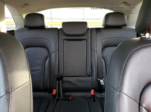 WA1C2AFP3GA049953 2016 AUDI Q5 White Rear seats view