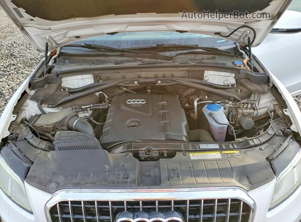 WA1C2AFP3GA049953 2016 AUDI Q5 White Engine compartment view
