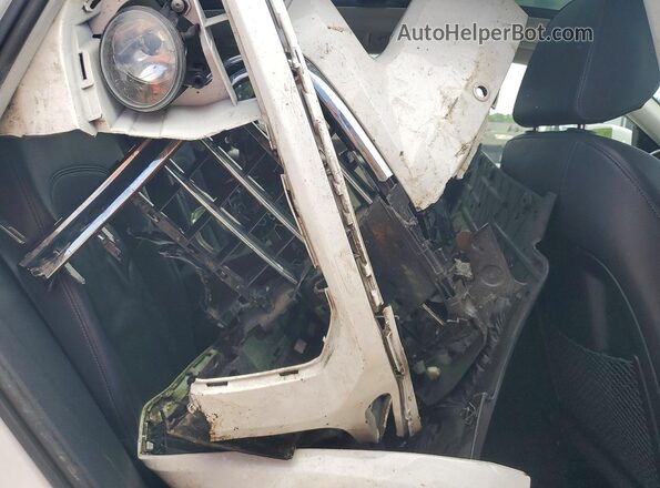 WA1C2AFP3HA070416 2017 AUDI Q5 White Սալոնի հետևի տեսք