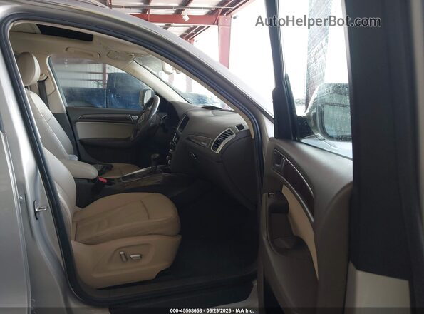 WA1C2AFP4HA022925 2017 AUDI Q5 Серебряный Вид салона спереди