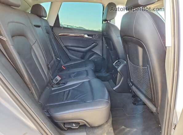 WA1C2AFP5GA011401 2016 AUDI Q5 Silver Widok wnętrza z tyłu