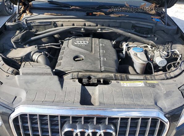 WA1C2AFP7HA099952 2017 AUDI Q5 Black Սալոնի հետևի տեսք