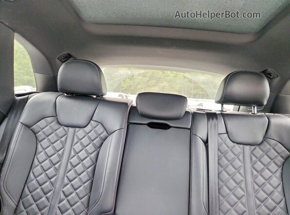 WA1C4AFY0J2087886 2018 AUDI SQ5 Black Widok tylnych siedzeń