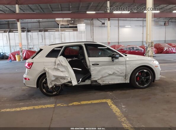 WA1C4AFY1K2101974 2019 AUDI SQ5 White Vista interior trasera