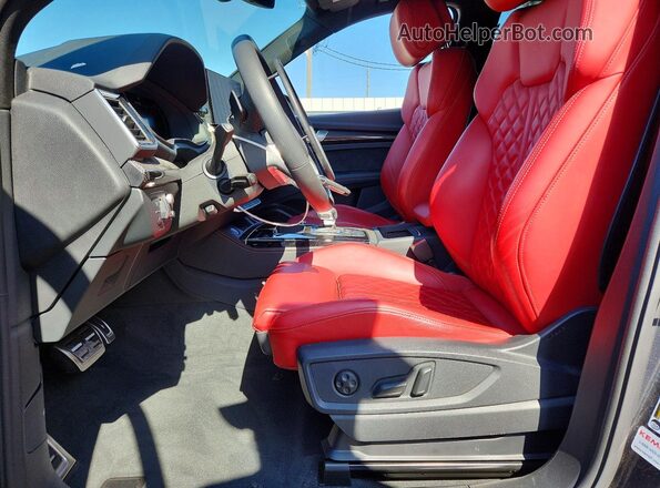 WA1C4AFY8R2062388 2024 AUDI SQ5 Серый Вид салона спереди