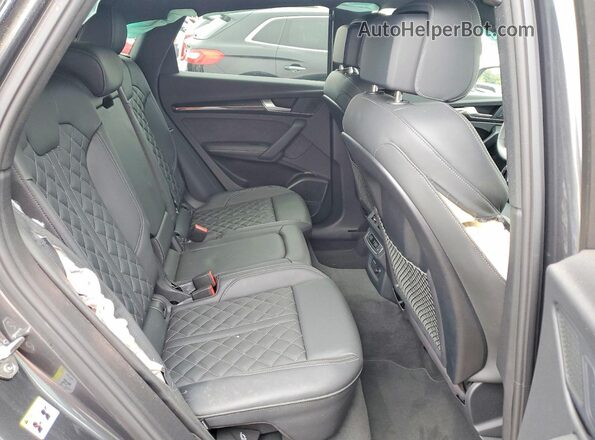 WA1C4BFY5P2139723 2023 AUDI SQ5 Gray Widok wnętrza z tyłu