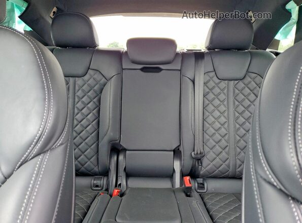 WA1C4BFY5P2139723 2023 AUDI SQ5 Gray Widok tylnych siedzeń
