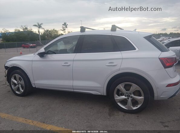 WA1CAAFY8M2078396 2021 AUDI Q5 White 
