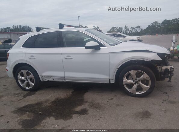 WA1CAAFY8M2078396 2021 AUDI Q5 White Vista interior de 360 grados