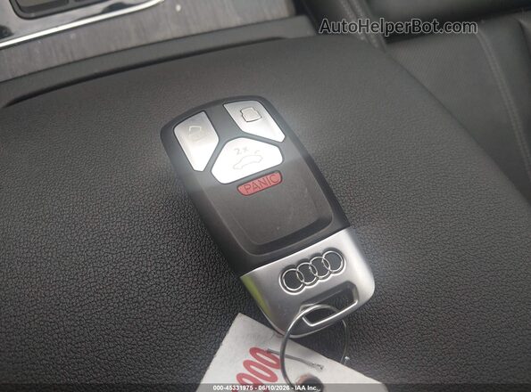 WA1CAAFY8M2078396 2021 AUDI Q5 White Vista del salpicadero