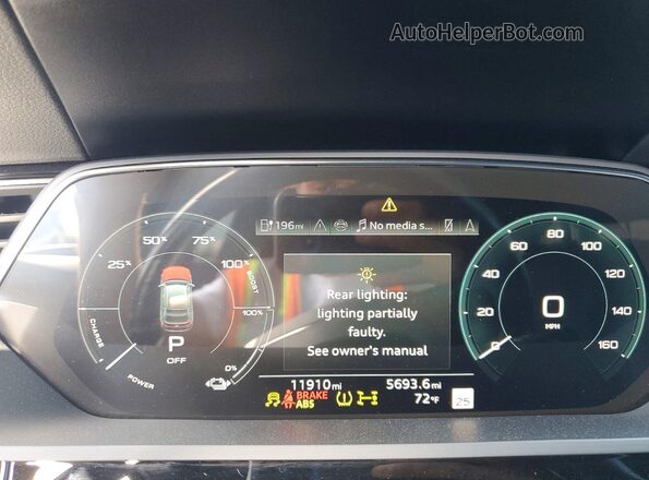 WA1CAAGE6RB035171 2024 AUDI Q8 Gray Սարքավորումների վահանակի տեսք