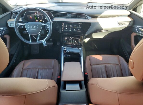 WA1CAAGE9RB022074 2024 AUDI Q8 White წინა პანელის ხედი