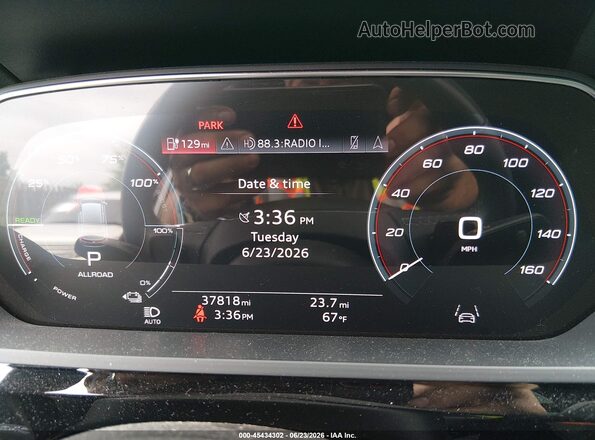 WA1CABGE4RB011070 2024 AUDI Q8 E-TRON Gray Вид задніх сидінь