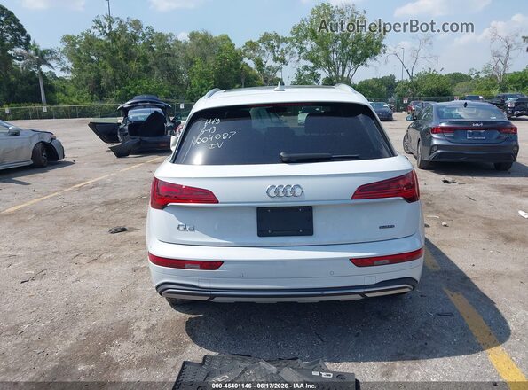 WA1CBAFY8P2004087 2023 AUDI Q5 White 