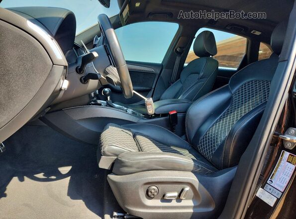 WA1CCAFP4HA009413 2017 AUDI SQ5 Black Вид салону спереду
