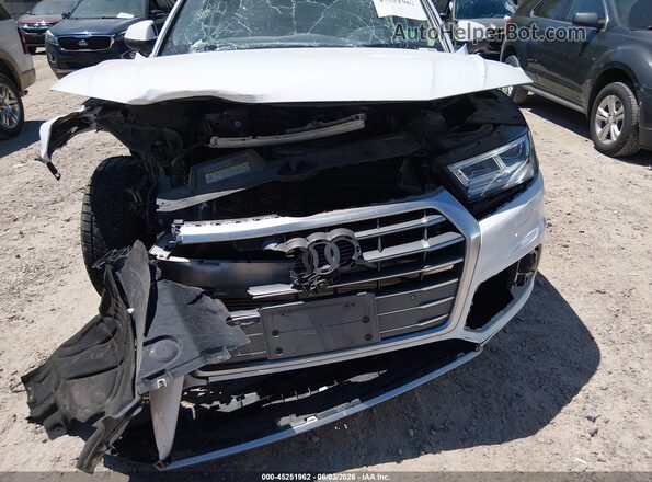 WA1CNAFY1J2087828 2018 AUDI Q5 White Widok z przodu