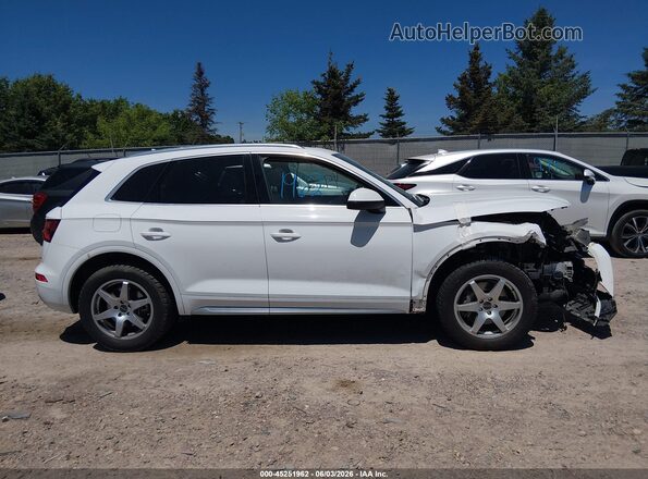 WA1CNAFY1J2087828 2018 AUDI Q5 White Widok wnętrza z tyłu
