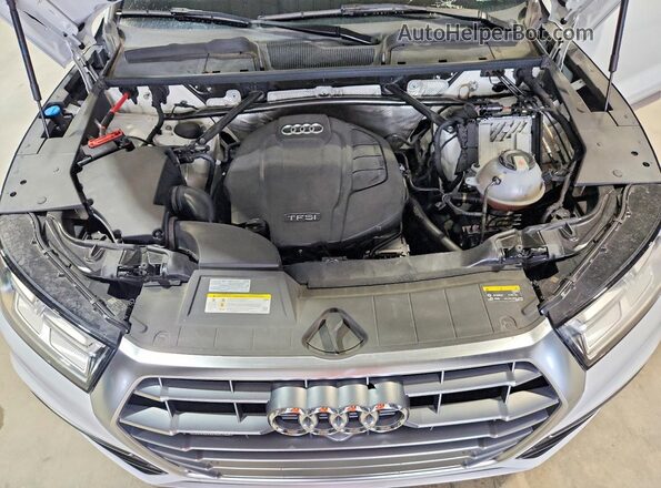 WA1CNAFY4L2094582 2020 AUDI Q5 White Вид підкапотного простору