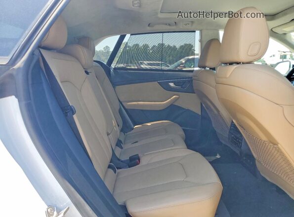 WA1CVAF18MD025824 2021 AUDI Q8 White Вид задньої частини салону