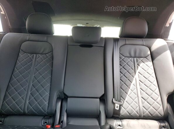 WA1CWBF16SD015308 2025 AUDI SQ8 Gray უკანა სავარძლების ხედი