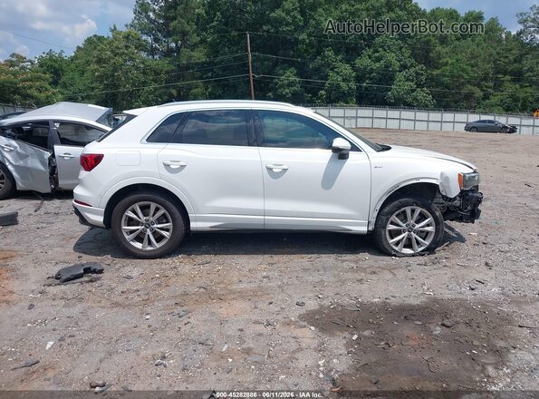 WA1DECF30N1005538 2022 AUDI Q3 White Вид задньої частини салону