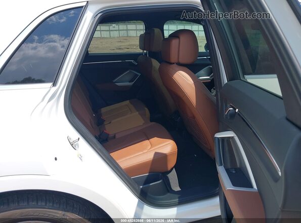 WA1DECF30N1005538 2022 AUDI Q3 White Вид наклейки з VIN-кодом