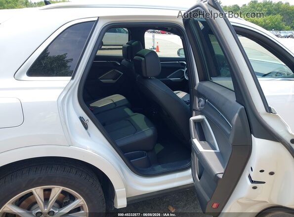 WA1DECF31P1074130 2023 AUDI Q3 White Вид наклейки з VIN-кодом