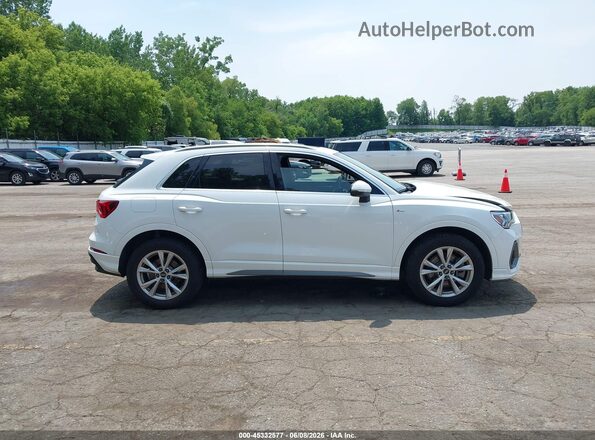 WA1DECF31P1074130 2023 AUDI Q3 White Вид задньої частини салону