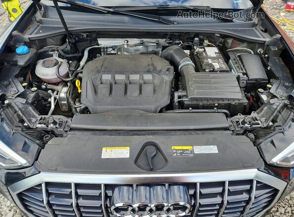 WA1DECF31R1094719 2024 AUDI Q3 Black Вид підкапотного простору