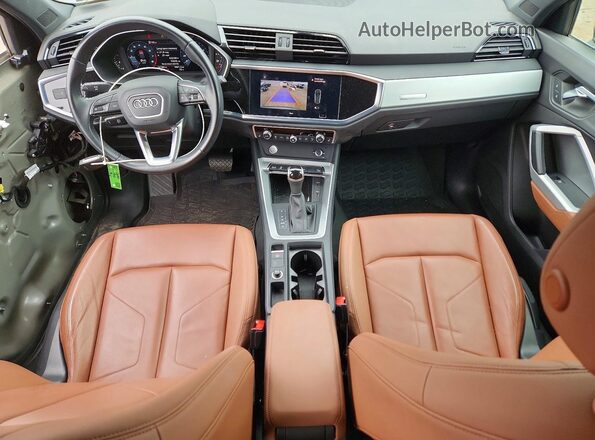 WA1DECF32L1113592 2020 AUDI Q3 Gray Առջևի վահանակի տեսք