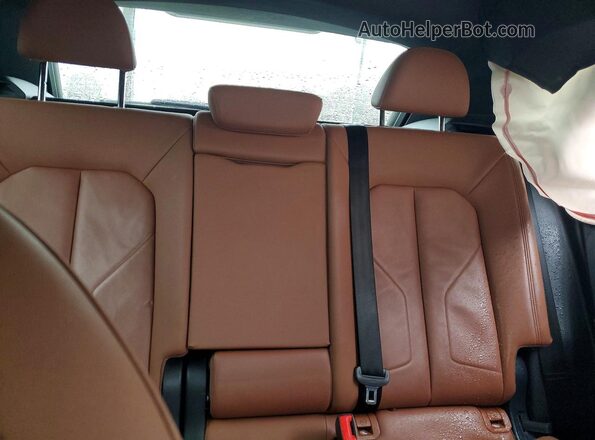 WA1DECF32L1117061 2020 AUDI Q3 Black Rear seats view