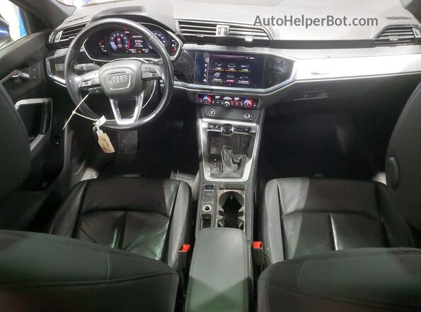 WA1DECF32M1112749 2021 AUDI Q3 Blue Dashboard view