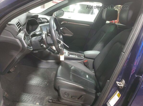 WA1DECF32M1112749 2021 AUDI Q3 Blue Front interior view