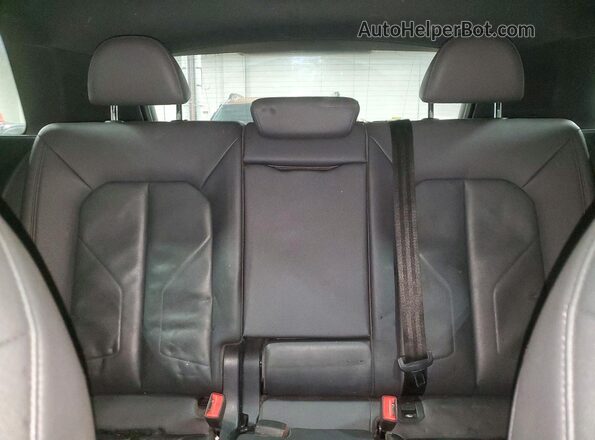 WA1DECF32M1112749 2021 AUDI Q3 Blue Rear seats view