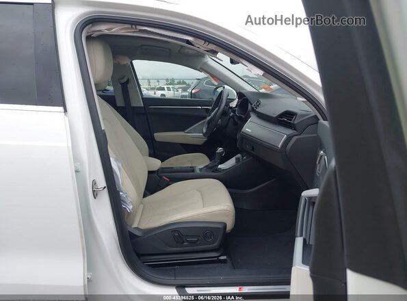 WA1DECF32P1055179 2023 AUDI Q3 White წინა სალონის ხედი